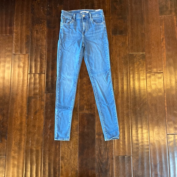 Levi’s 720 High Rise Super Skinny Jeans - Picture 1 of 4